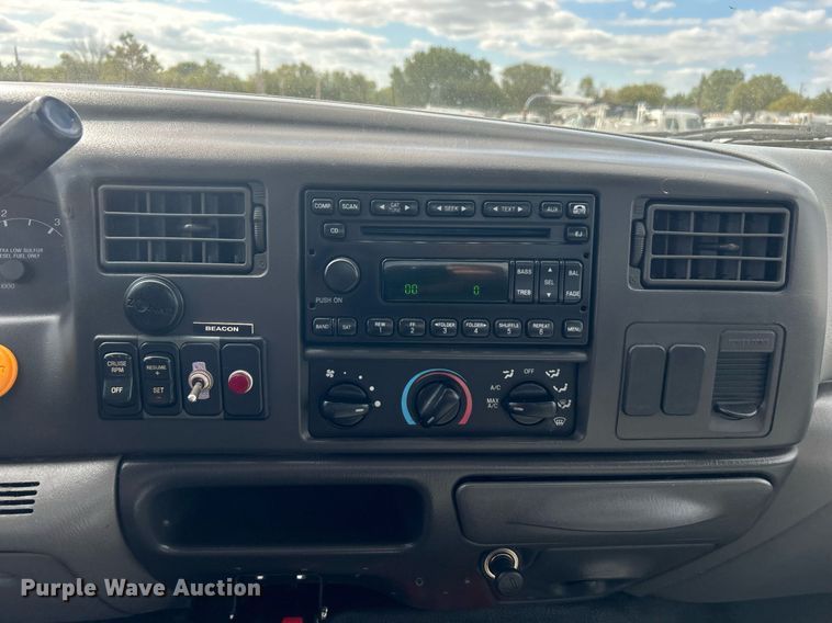 image for item EG1057 2008 Ford F750 Super Duty  flatbed truck