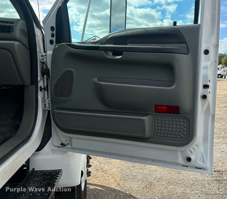 image for item EG1057 2008 Ford F750 Super Duty  flatbed truck