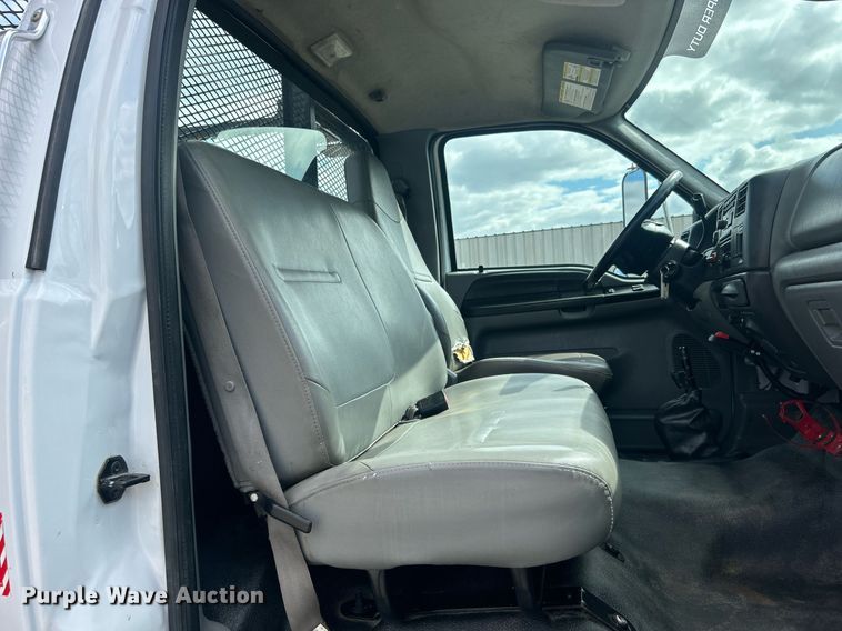 image for item EG1057 2008 Ford F750 Super Duty  flatbed truck