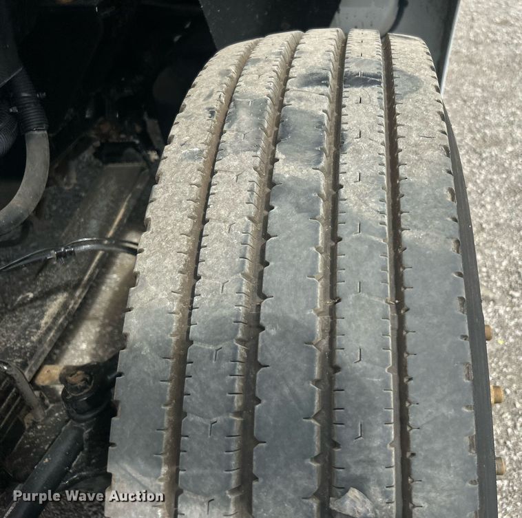 image for item EG1057 2008 Ford F750 Super Duty  flatbed truck