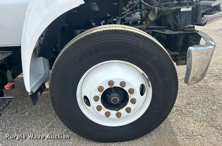 image for item EG1057 2008 Ford F750 Super Duty  flatbed truck