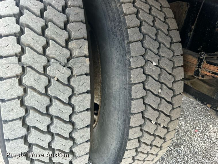 image for item EG1057 2008 Ford F750 Super Duty  flatbed truck