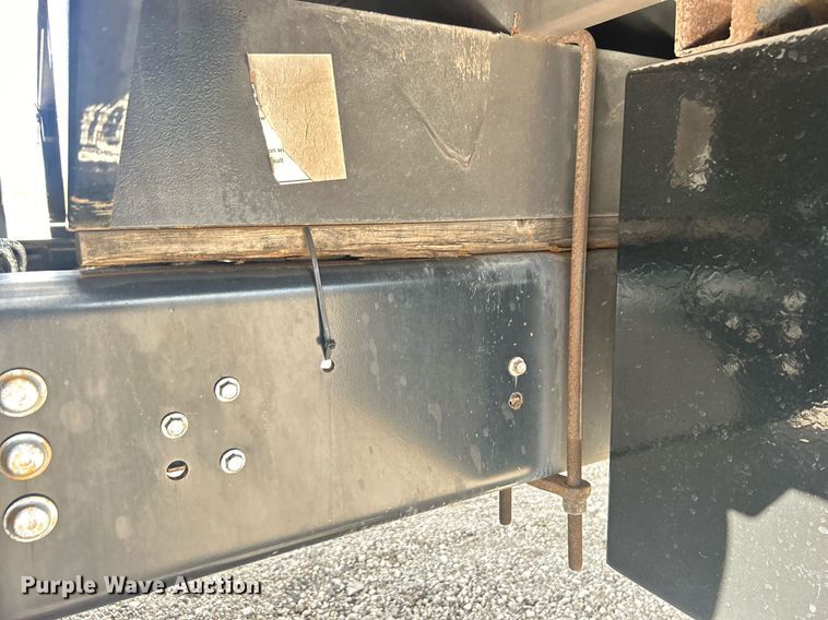 image for item EG1059 2017 Ford F650 Super Duty  flatbed truck