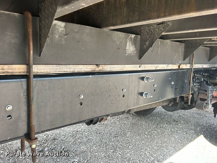 image for item EG1059 2017 Ford F650 Super Duty  flatbed truck