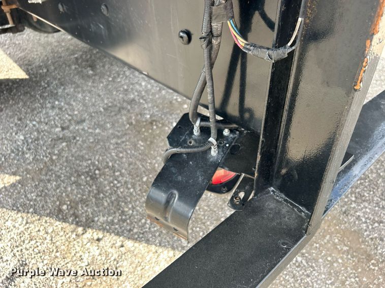 image for item EG1059 2017 Ford F650 Super Duty  flatbed truck