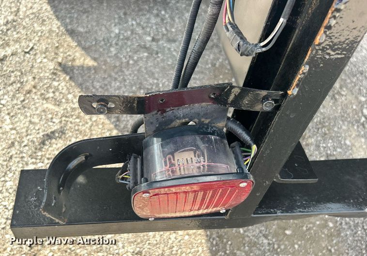 image for item EG1059 2017 Ford F650 Super Duty  flatbed truck