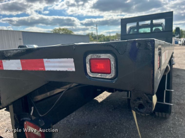 image for item EG1059 2017 Ford F650 Super Duty  flatbed truck