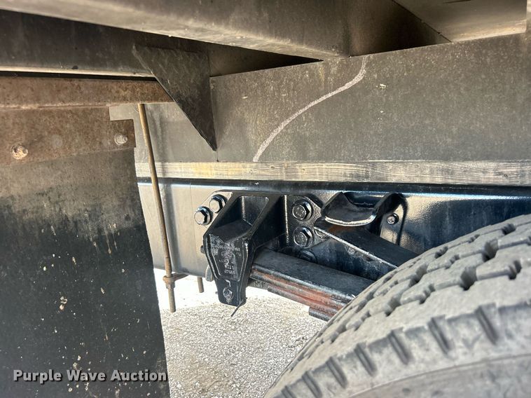 image for item EG1059 2017 Ford F650 Super Duty  flatbed truck