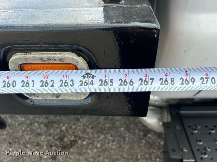 image for item EG1059 2017 Ford F650 Super Duty  flatbed truck