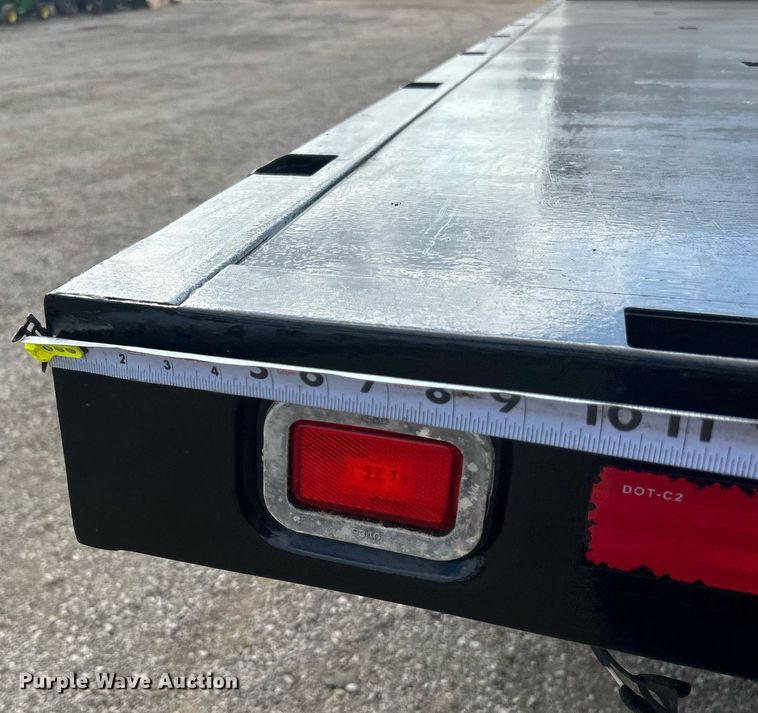 image for item EG1059 2017 Ford F650 Super Duty  flatbed truck