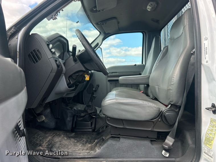 image for item EG1059 2017 Ford F650 Super Duty  flatbed truck