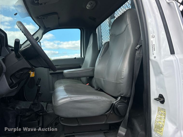 image for item EG1059 2017 Ford F650 Super Duty  flatbed truck