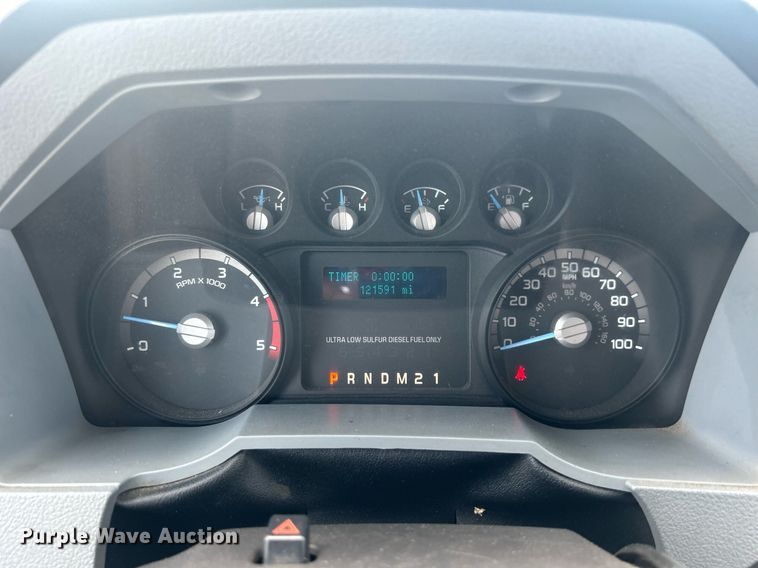 image for item EG1059 2017 Ford F650 Super Duty  flatbed truck