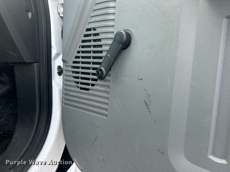 image for item EG1059 2017 Ford F650 Super Duty  flatbed truck