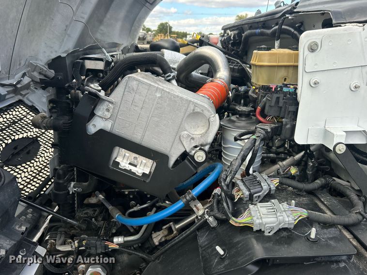 image for item EG1059 2017 Ford F650 Super Duty  flatbed truck