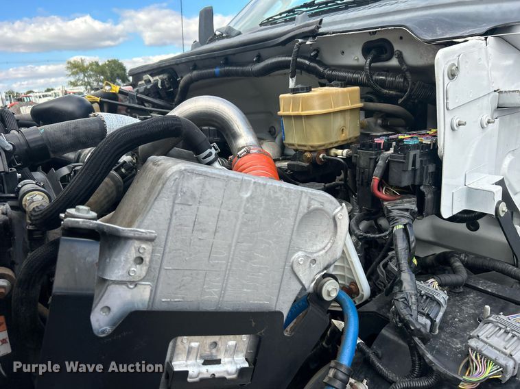 image for item EG1059 2017 Ford F650 Super Duty  flatbed truck