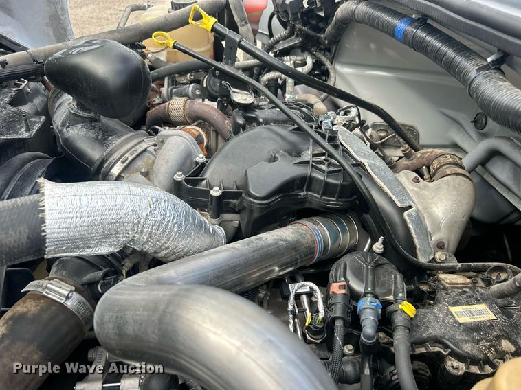 image for item EG1059 2017 Ford F650 Super Duty  flatbed truck