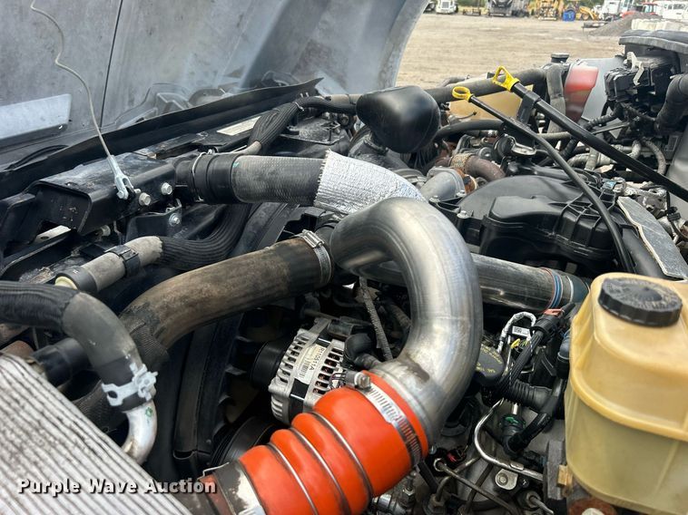 image for item EG1059 2017 Ford F650 Super Duty  flatbed truck