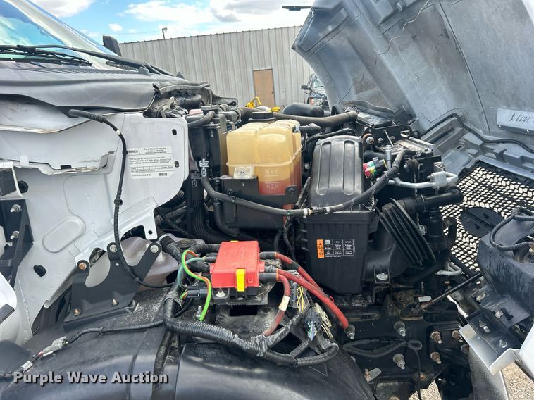 image for item EG1059 2017 Ford F650 Super Duty  flatbed truck