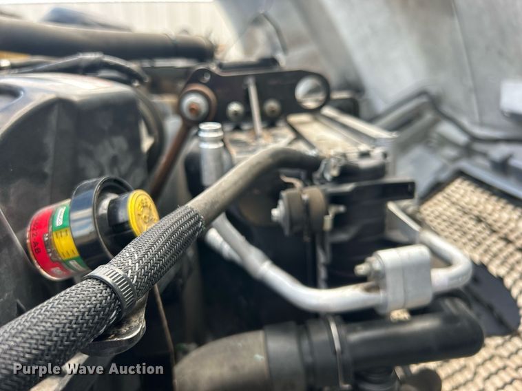 image for item EG1059 2017 Ford F650 Super Duty  flatbed truck