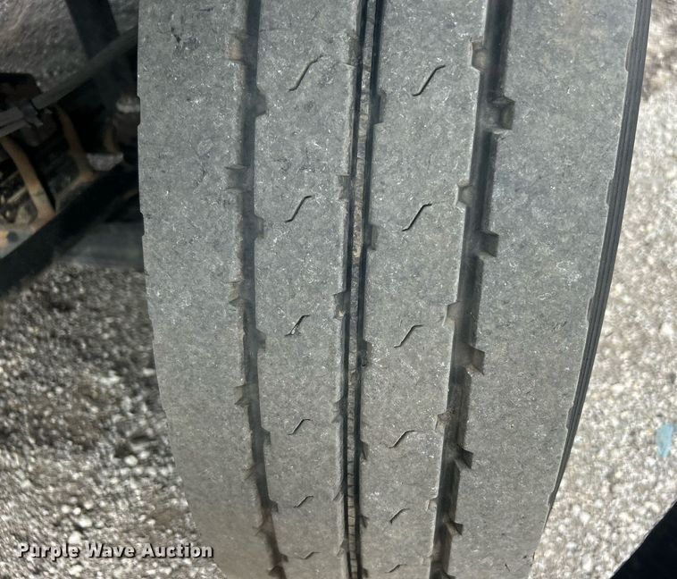 image for item EG1059 2017 Ford F650 Super Duty  flatbed truck