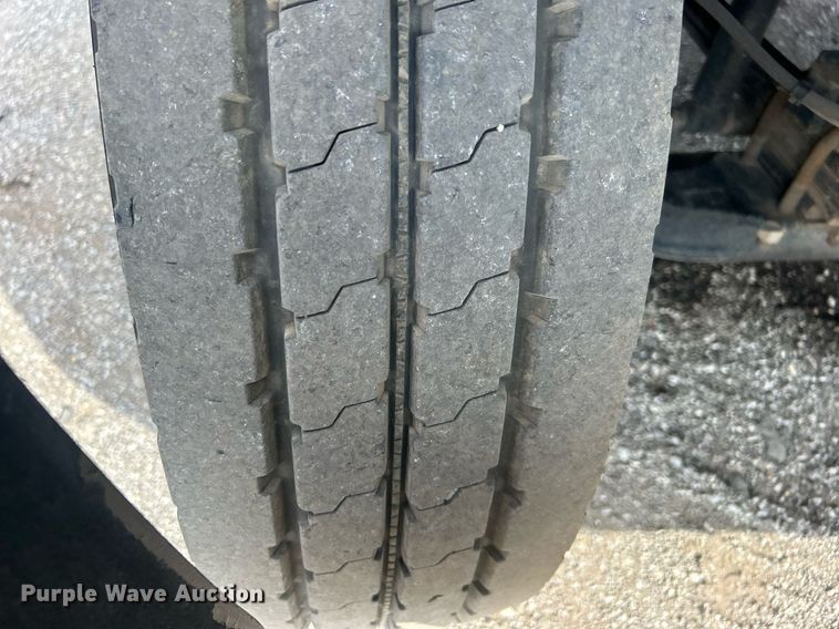 image for item EG1059 2017 Ford F650 Super Duty  flatbed truck