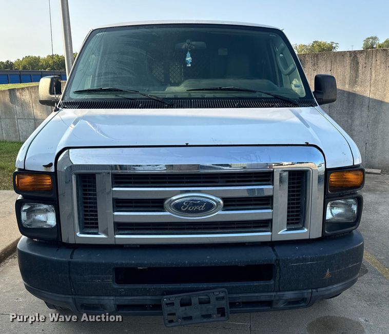 image for item EH7017 2011 Ford E250 utility van