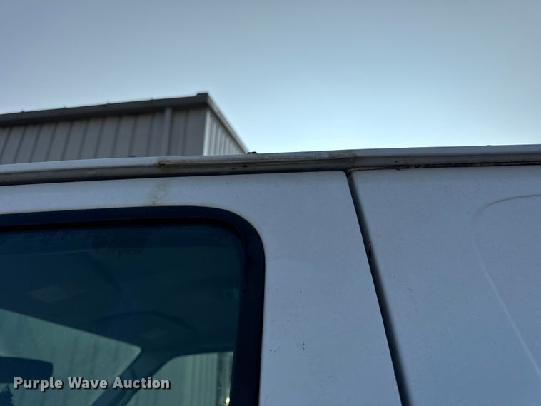 image for item EH7017 2011 Ford E250 utility van