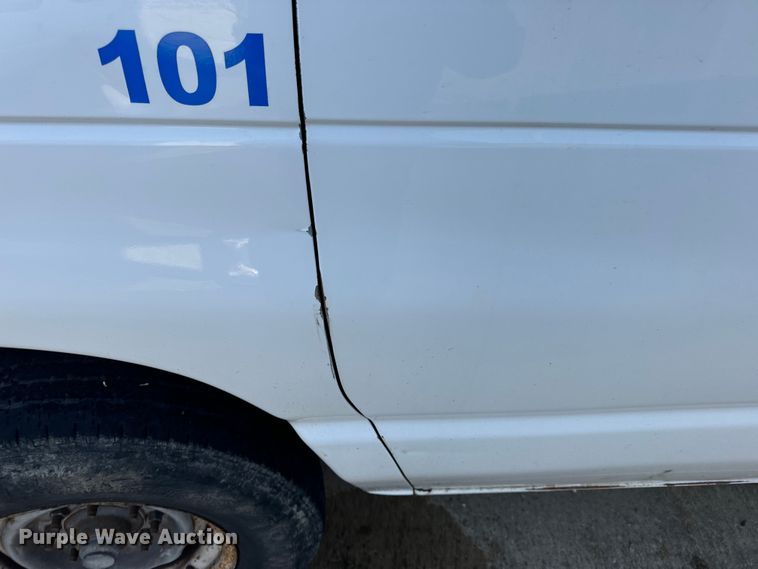 image for item EH7017 2011 Ford E250 utility van