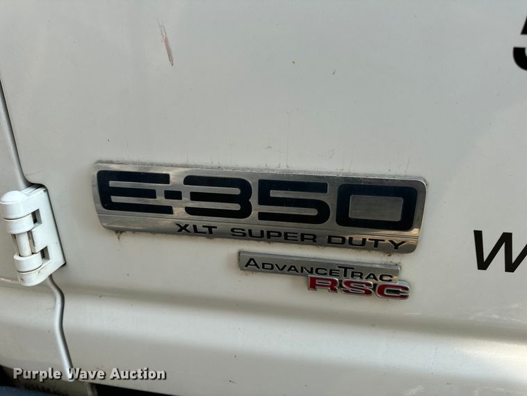 image for item EH7017 2011 Ford E250 utility van