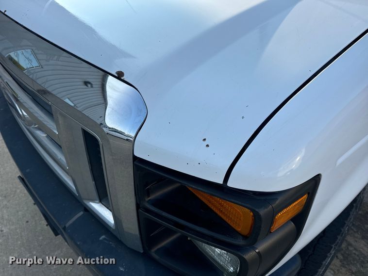 image for item EH7017 2011 Ford E250 utility van