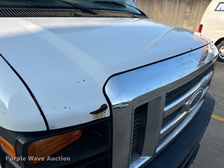 image for item EH7017 2011 Ford E250 utility van