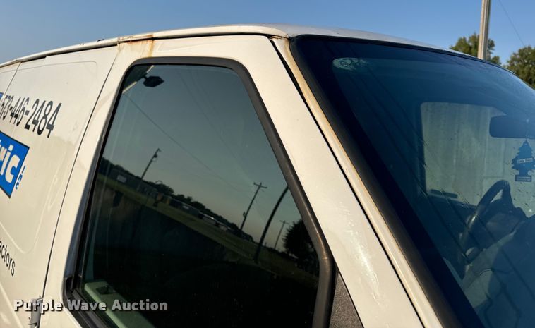 image for item EH7017 2011 Ford E250 utility van