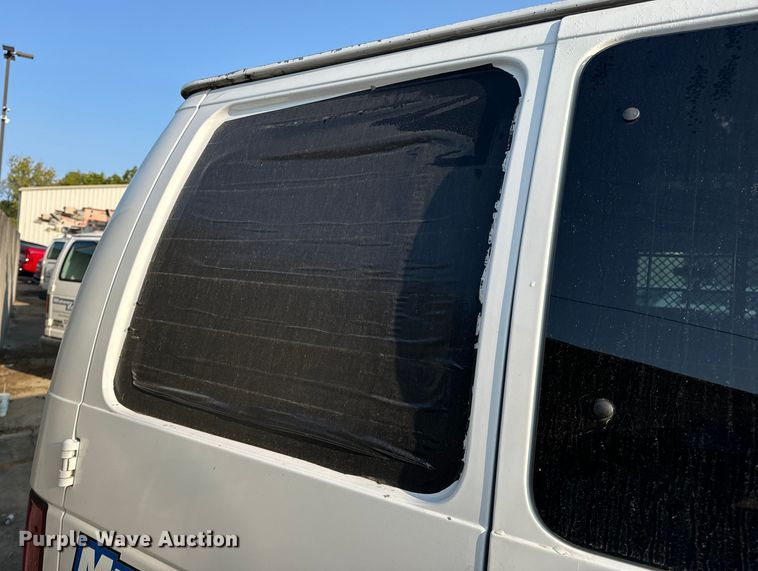 image for item EH7017 2011 Ford E250 utility van