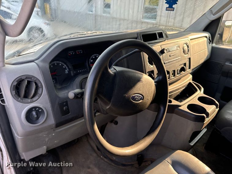 image for item EH7017 2011 Ford E250 utility van