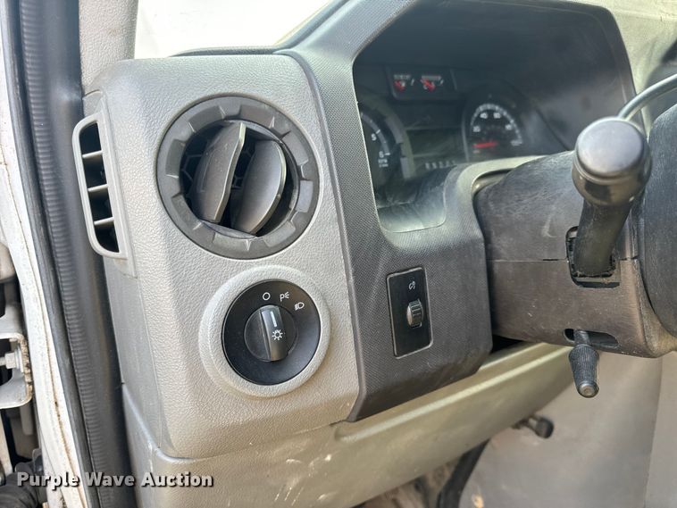 image for item EH7017 2011 Ford E250 utility van