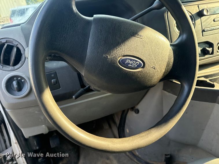 image for item EH7017 2011 Ford E250 utility van