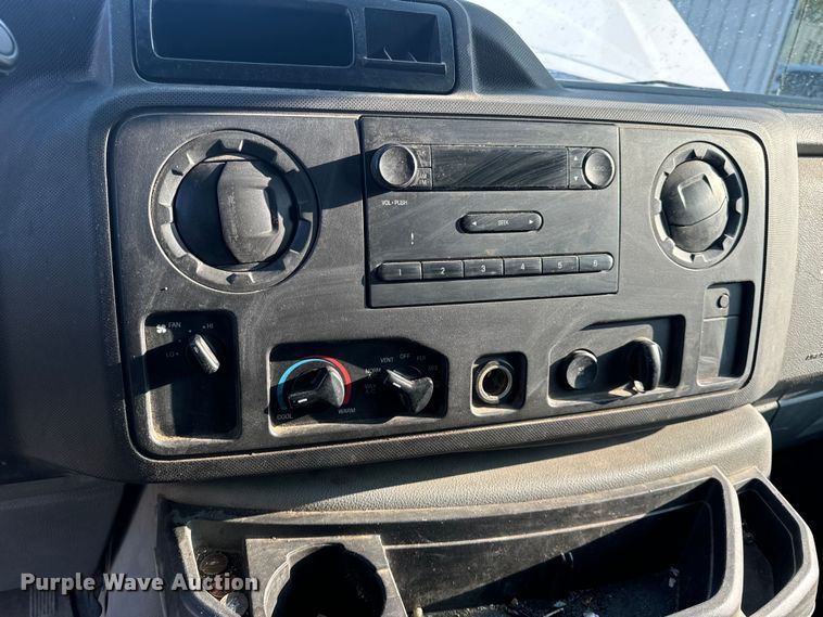 image for item EH7017 2011 Ford E250 utility van