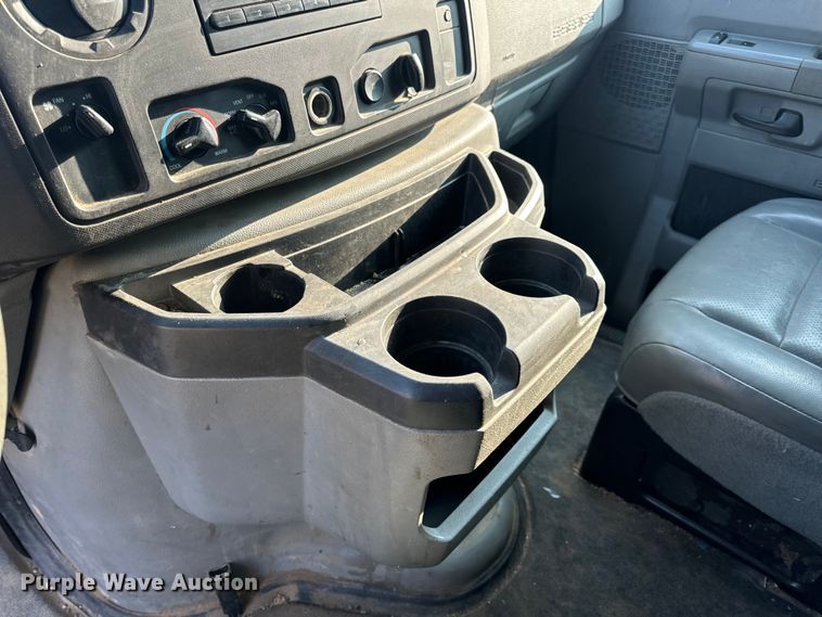 image for item EH7017 2011 Ford E250 utility van