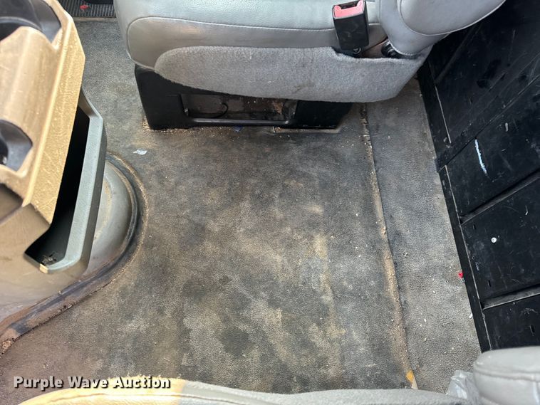 image for item EH7017 2011 Ford E250 utility van