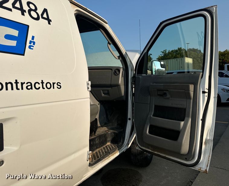 image for item EH7017 2011 Ford E250 utility van