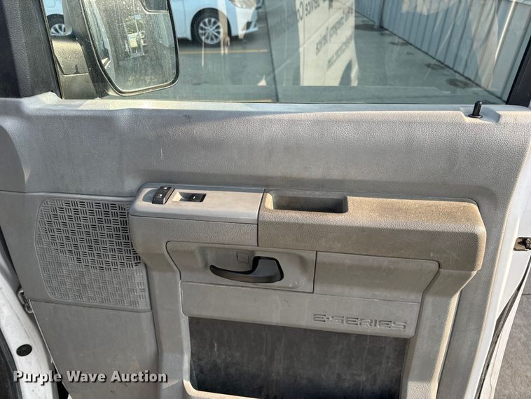 image for item EH7017 2011 Ford E250 utility van