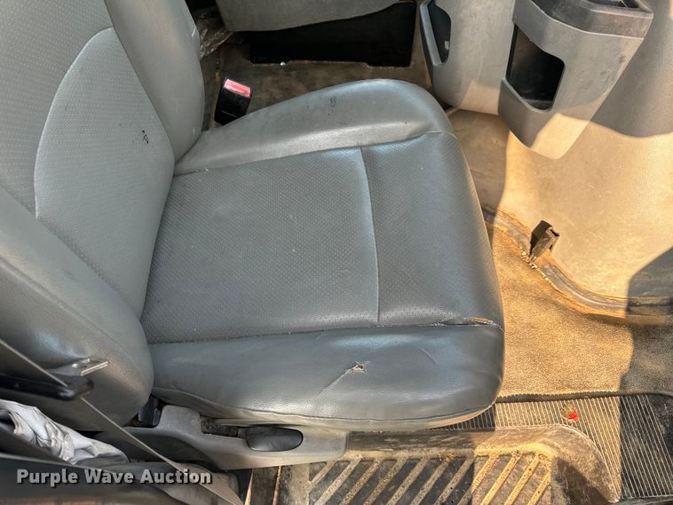 image for item EH7017 2011 Ford E250 utility van