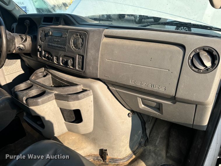 image for item EH7017 2011 Ford E250 utility van