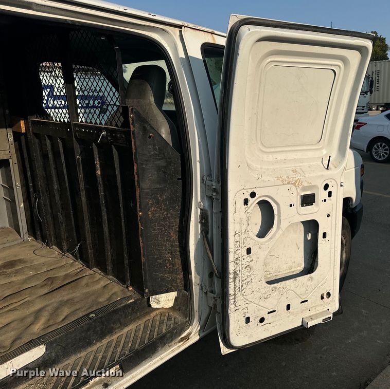 image for item EH7017 2011 Ford E250 utility van