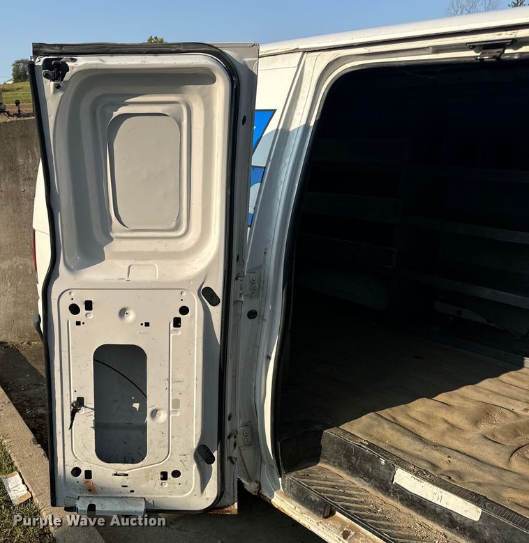 image for item EH7017 2011 Ford E250 utility van
