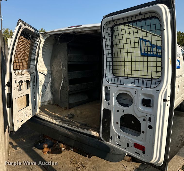 image for item EH7017 2011 Ford E250 utility van