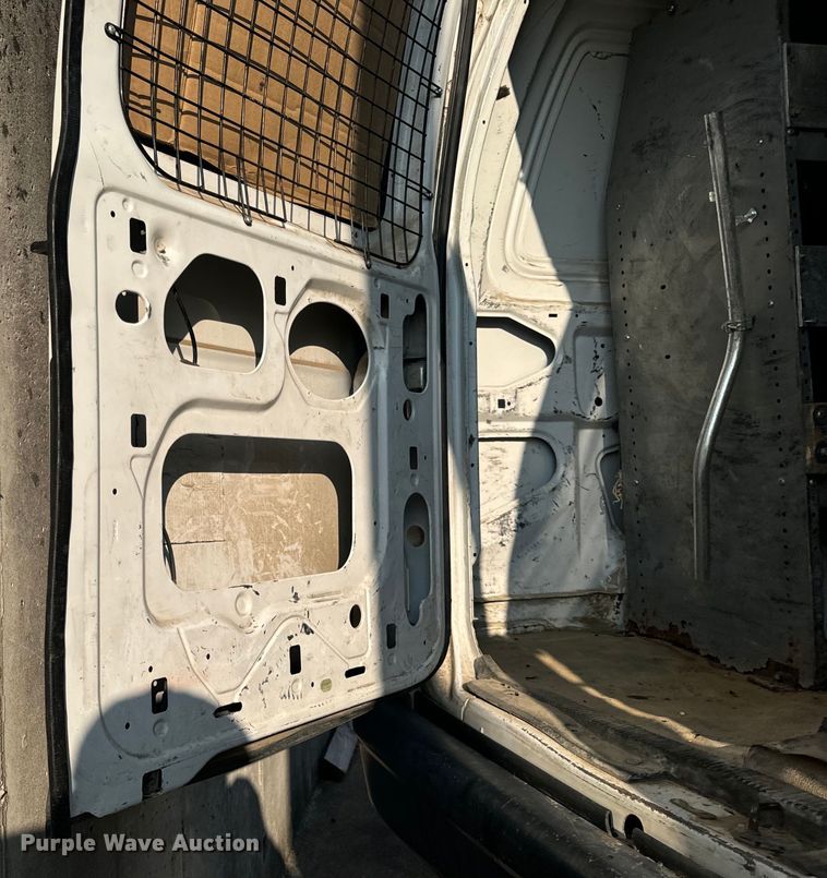 image for item EH7017 2011 Ford E250 utility van