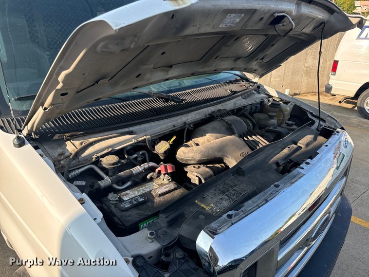 image for item EH7017 2011 Ford E250 utility van