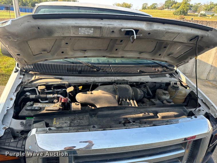 image for item EH7017 2011 Ford E250 utility van